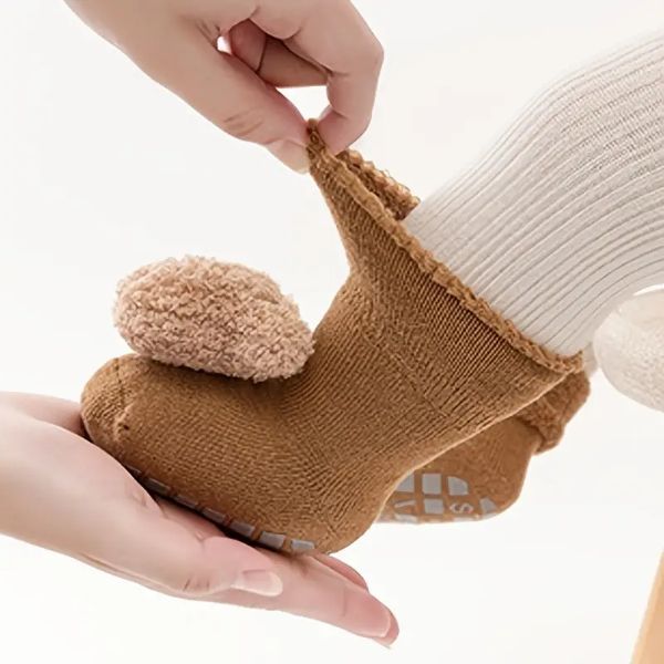 Bear-Decorated-Non-Slip-Socks-Gallery-Img3-min