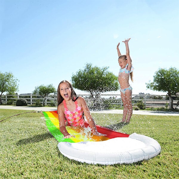 vandglidebane med sprinkler